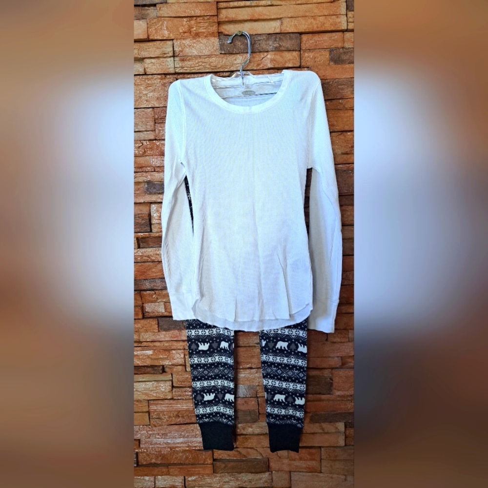 Old Navy White Long Sleeve Top and Black Patterned Bottoms Set